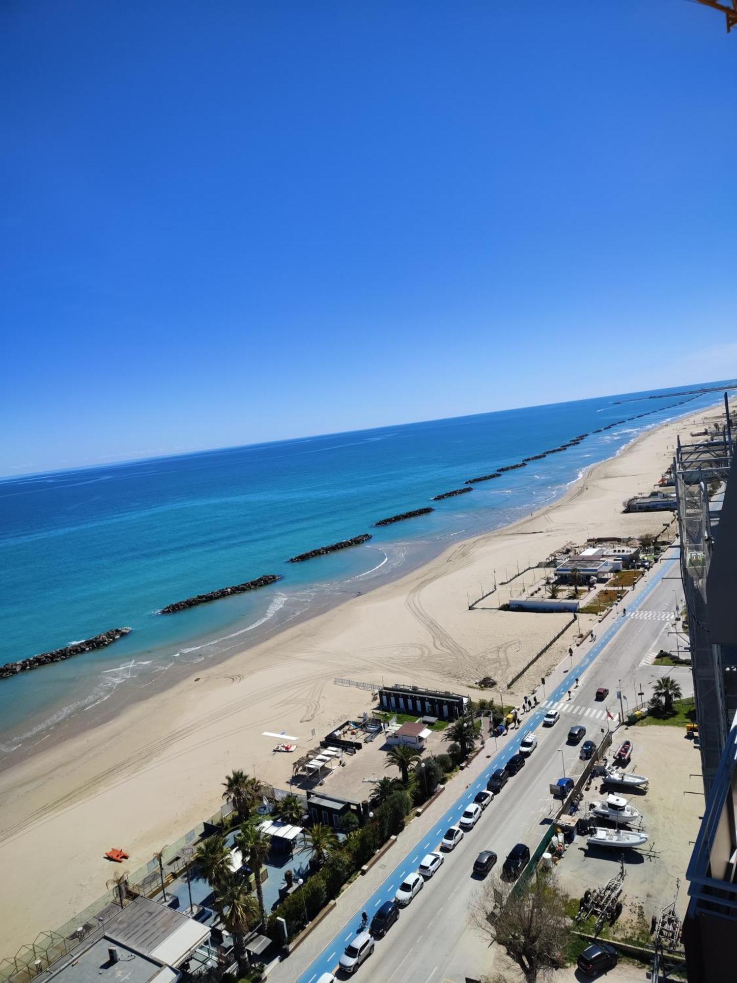100 Mt Dal Mare - On The Beach - Wifi - Clima Relax For Family Porto San Giorgio Eksteriør bilde